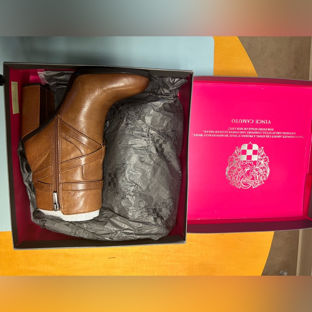 NEW Vince Camino Russet Burnished Antique ankle boots size 9